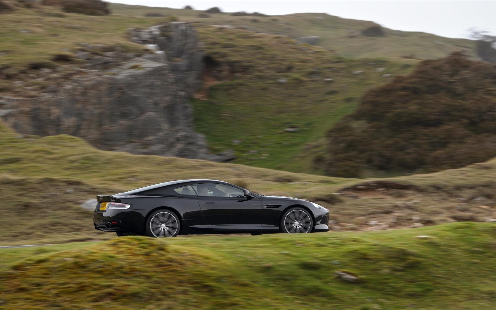 2015 Aston Martin DB9 Carbon Edition